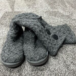 UGG Gray Knit Winter Boots